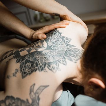Massage suédois détente relaxation thérapeutique anti stress kinésithérapie deep tissue fascia