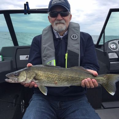 In the Zone angling walleye Niagara River, Lake Erie, Fort Erie, Buffalo, and Niagara Falls Ontario