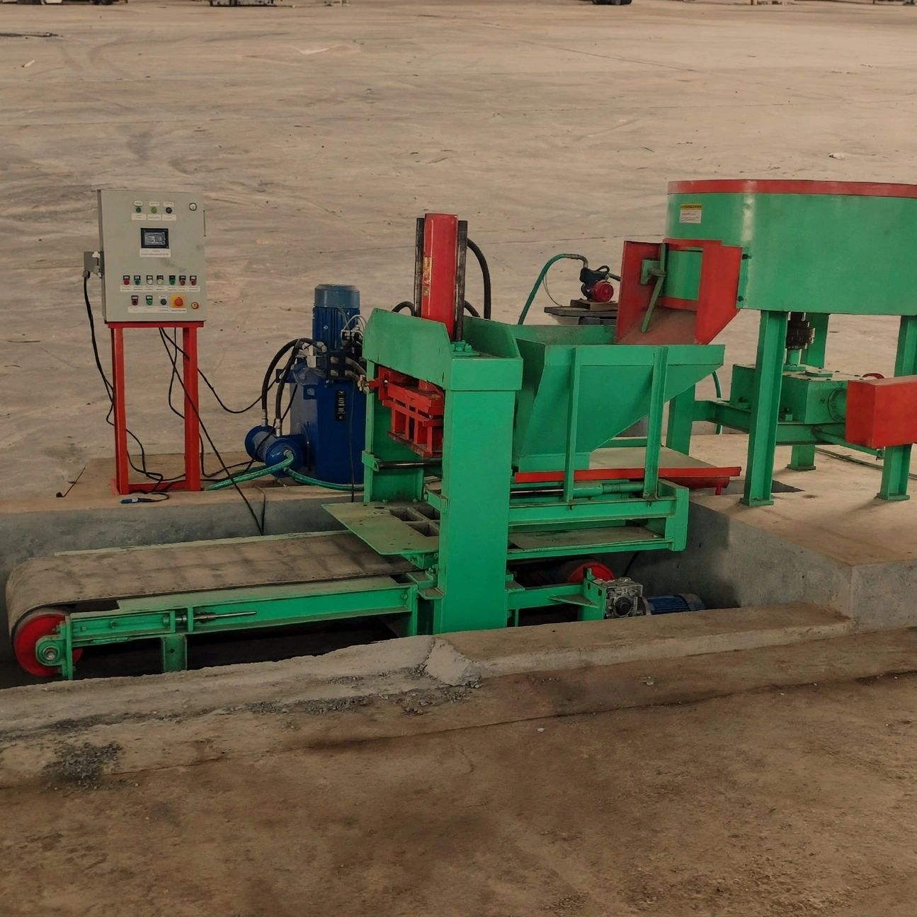 Automatic Fly Ash Brick Machine 
Price : 950000