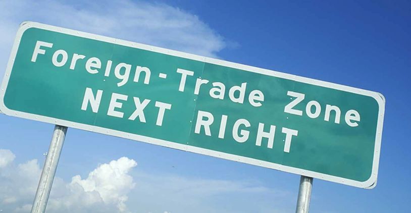 Road sign indicating Foreign Trade Zone, next right.