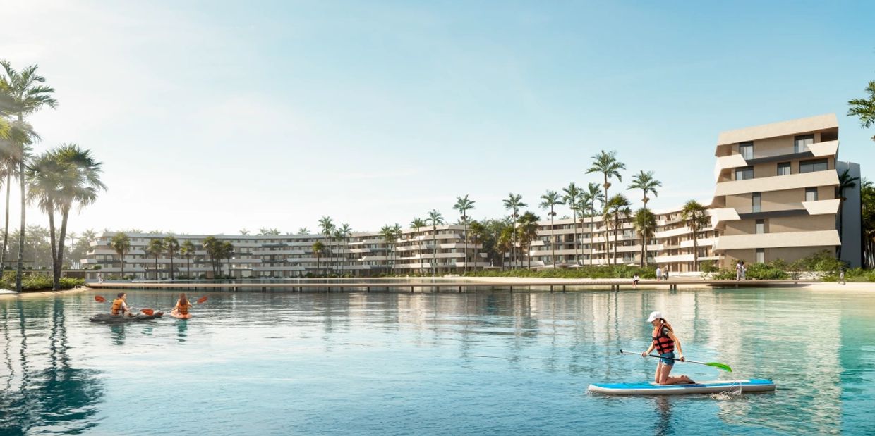 Apartamentos frente al campo de golf y lago natural en Coral Golf Resort, tuinversionenrd.com