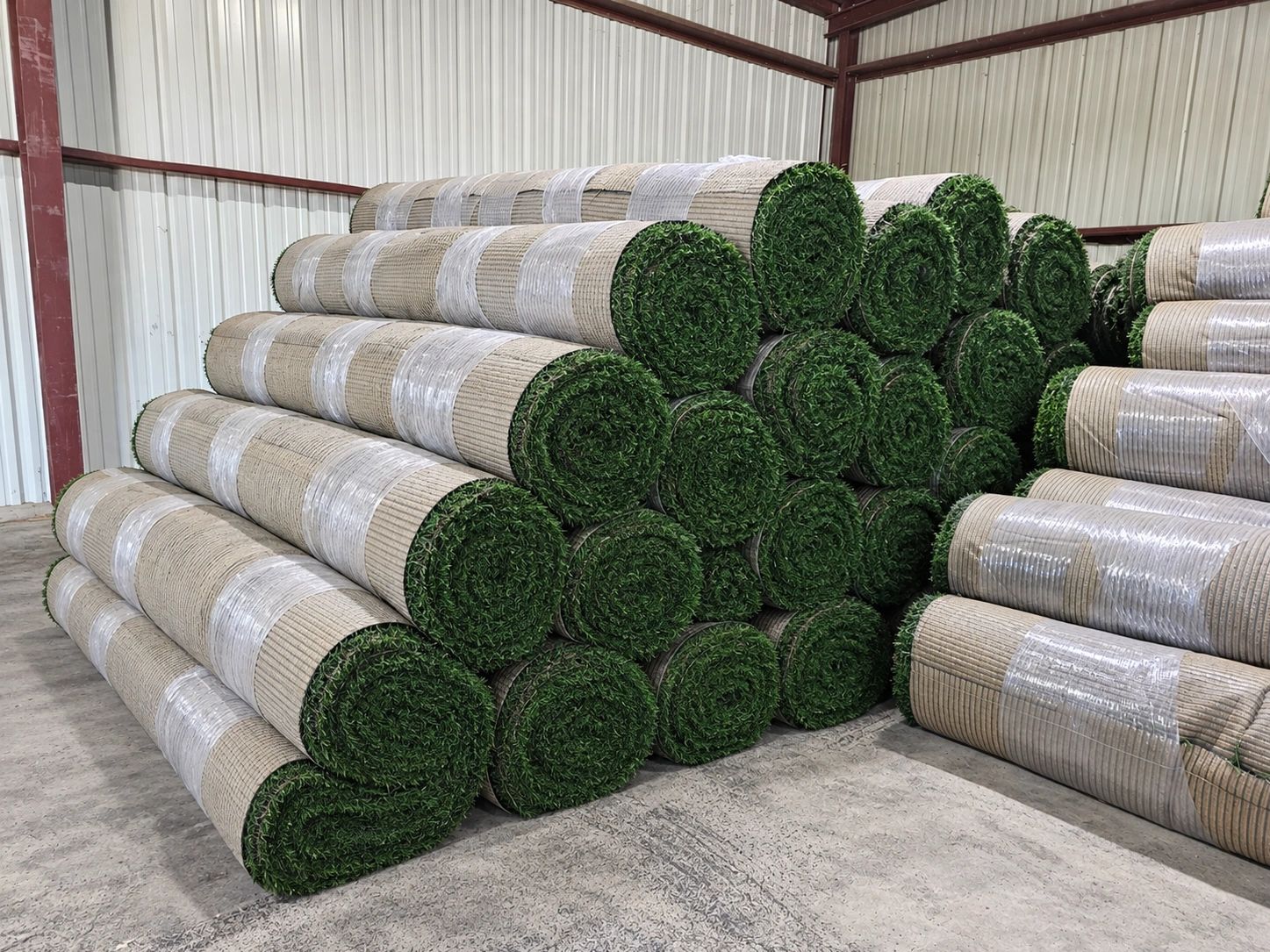 Used artificial turf rolls available for pickup in Lakeland, Florida