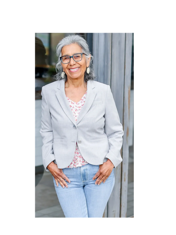 Elvia Alvarado — Writer