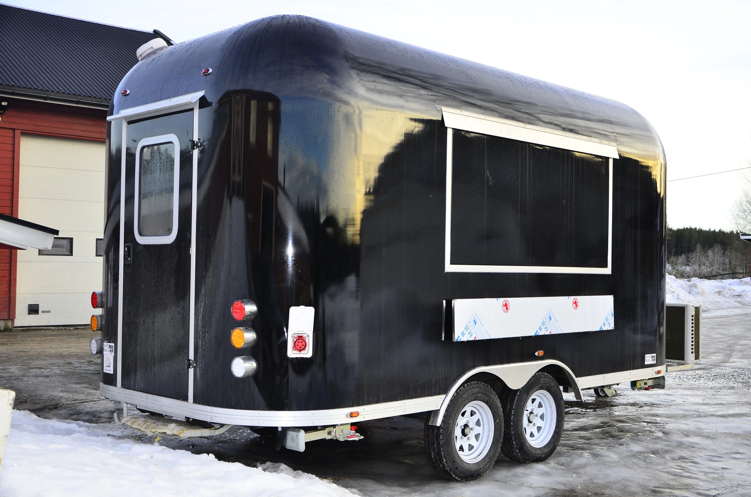 Matvogn/foodtruck/salgsbod