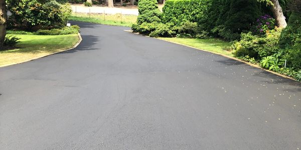 Jet-Black Asphalt Sealcoat and Repair