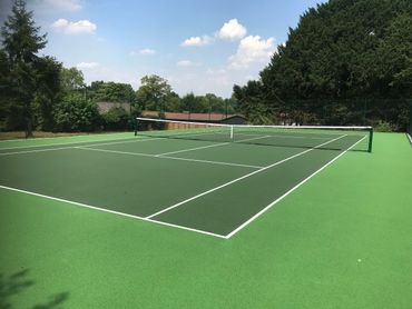 Outdoor matte synthetic tennis court flooring