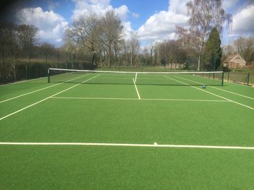 A clean and green tennis court