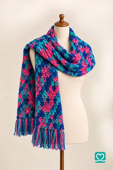 Midnight Petals Muffler 💙🩷🩵
A little burst of colour, woven into every stitch.