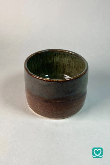 Woodland Earth Cup 🍵
​A simple miniature cup with an earthy, two-toned glaze.