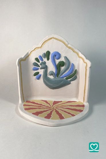 🦚Mayura Bloom Holder 🕯️
A peacock motif ceramic for holding candles, jewelry, incense.