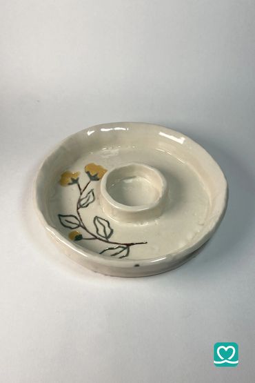 The Sunburst Well flowers 🌻 
Elevate your table spread with this handmade ceramic piece.