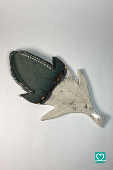 The Two-Toned Oak Leaf 🍂 Dish
Elevate your space with a pop of nature with this leaf dish. 
