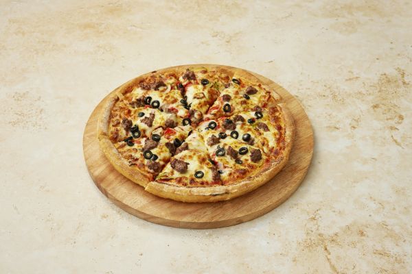 Lebanese pizza with kofta, capsicum, onion, olives and mozzarella