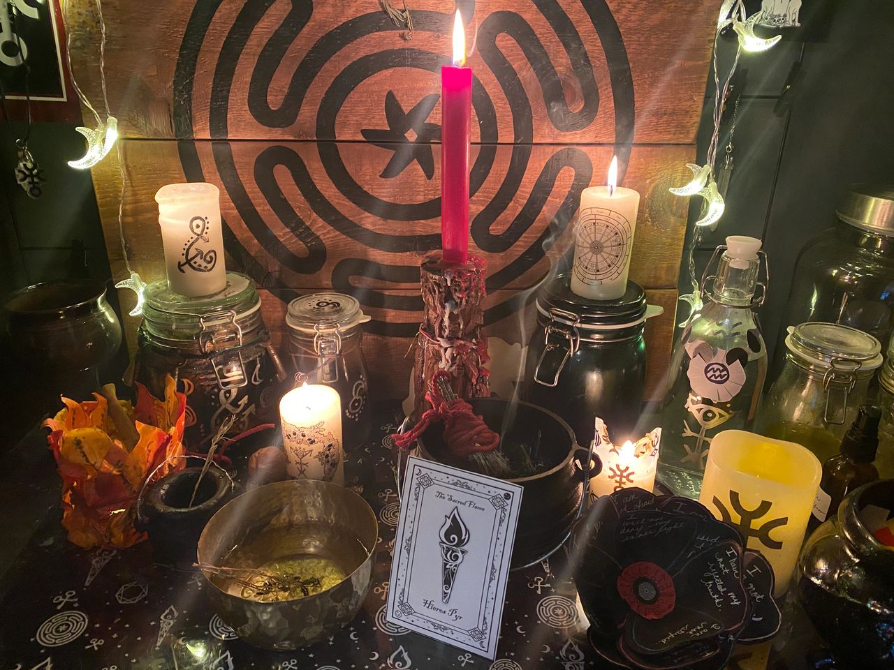 Hieros Pyr Altar da Chama Sagrada de Hécate