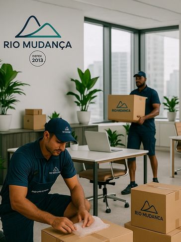 Equipe da Rio MUdança executando mudança comercial