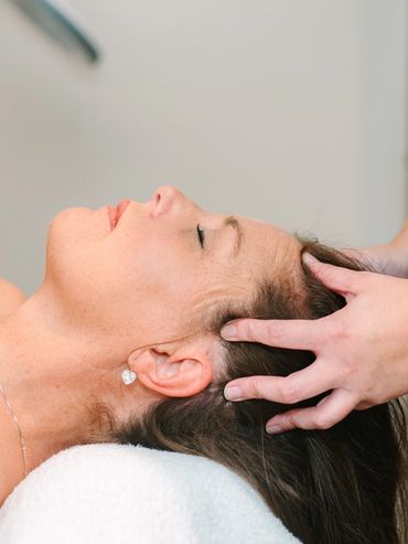 Elite Spa Head & Scalp Massage - In Elite Spa Facials - Elite Spa Group - St. Catharines & Vineland