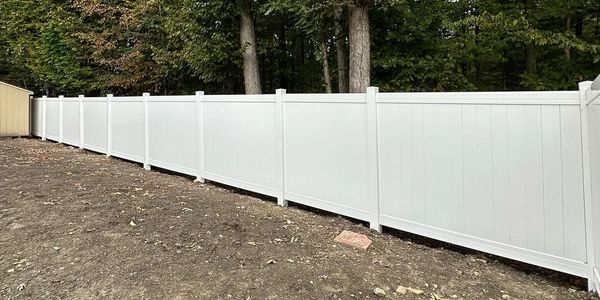 Vinyl Fence contractor company near Charlotte Gastonia York Columbia Huntersville Lancaster Monroe