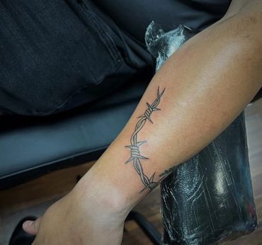 barb wire tattoo