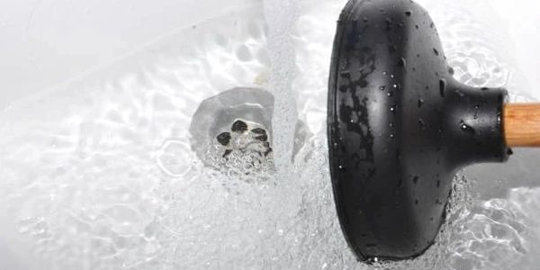 Urgence Plombier pour débouchage de drain