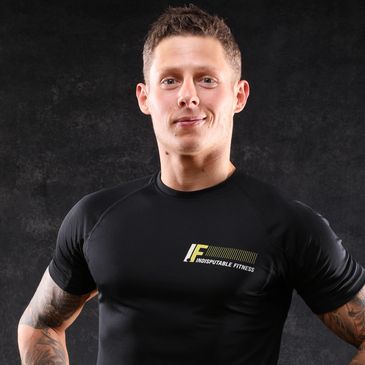 Marius, personal trainer and co-founder of TEAM Recharge, helping clients train and feel their best.