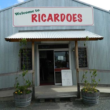 Ricardoes tomatoes and strawberries. Mid north coast gifts and hampers. 