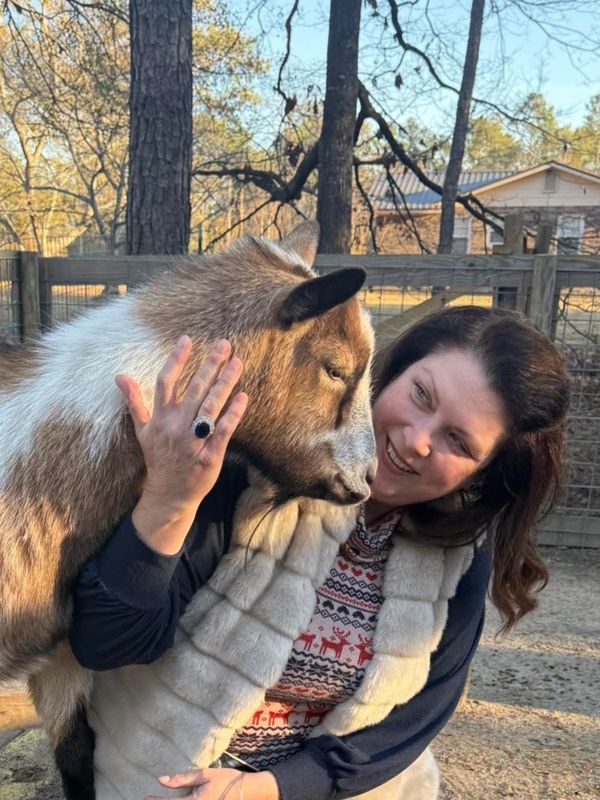 Hi I'm Jenn, owner of the Papermill Market. I love all things home decor, gardening and watercolor.