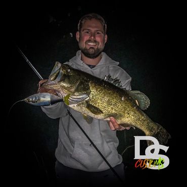 Ds customs glide catches largemouth bass