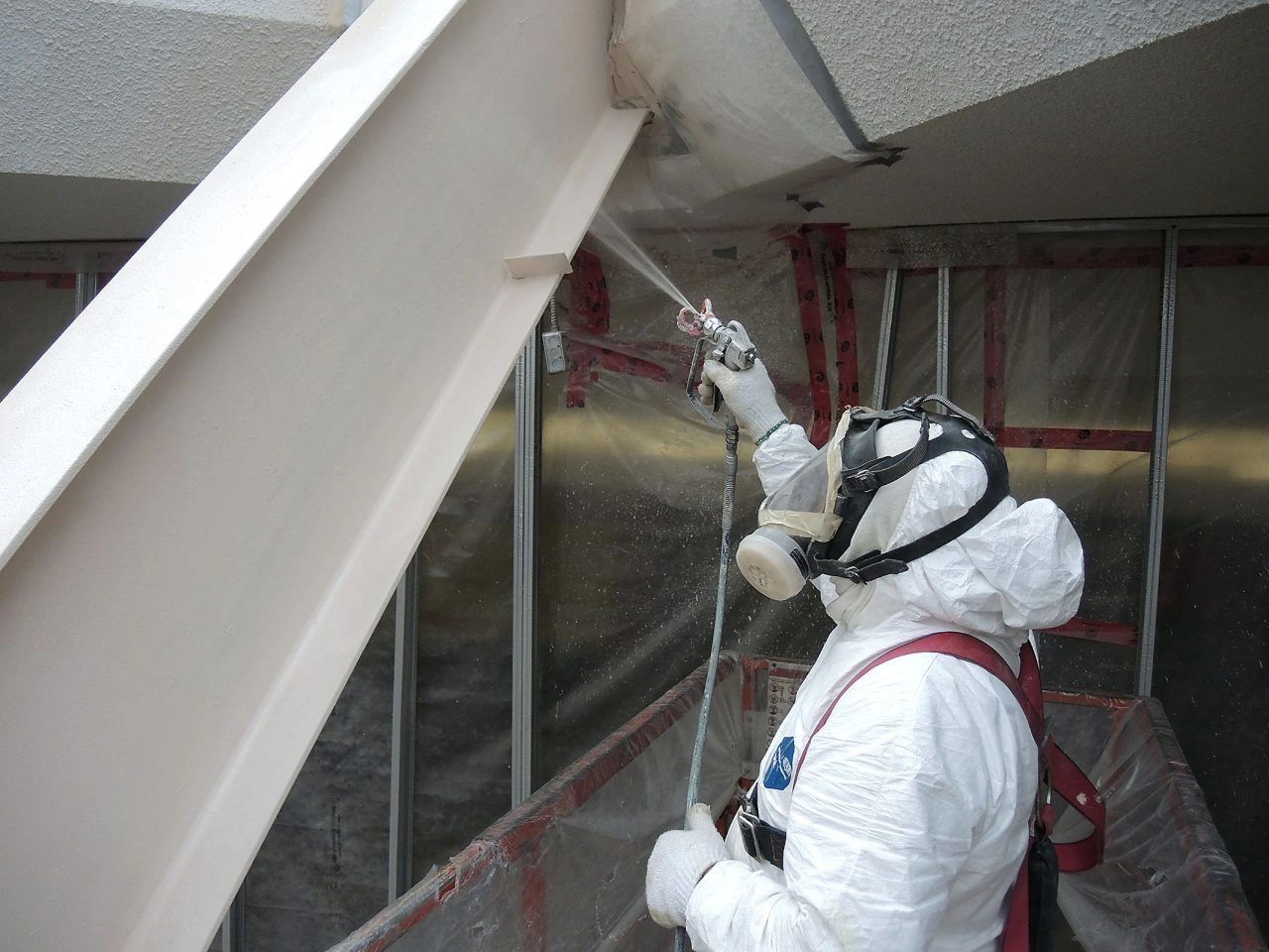 Intumescent spray on structural steel Intumescent spray on structural steel