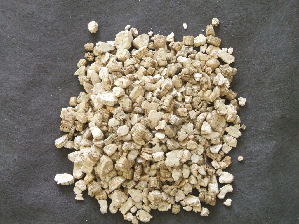 Vermiculite spray material