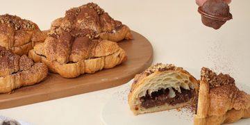 Hazelnut and chocolate croissants 