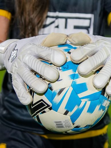 B•BRAVE PANTHERO (White)

Key Features:

Pro contact 4mm Latex palm
Elevated punch padding
Rubber Gr