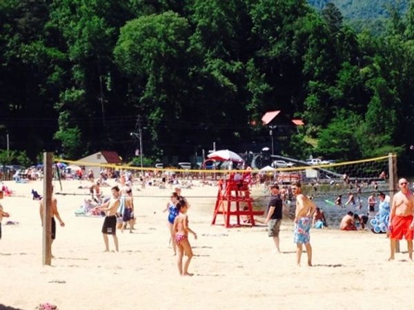 DISCOVER A BEACH SURROUNDED BY THE BLUE RIDGE MOUNTAINS