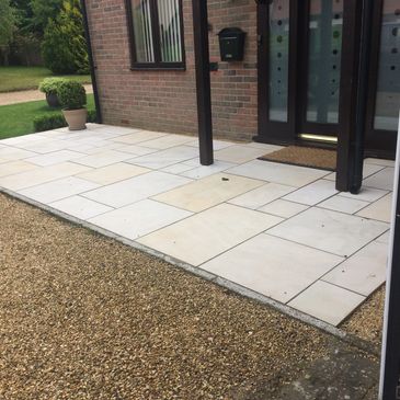 Cream porcelain patio image. 