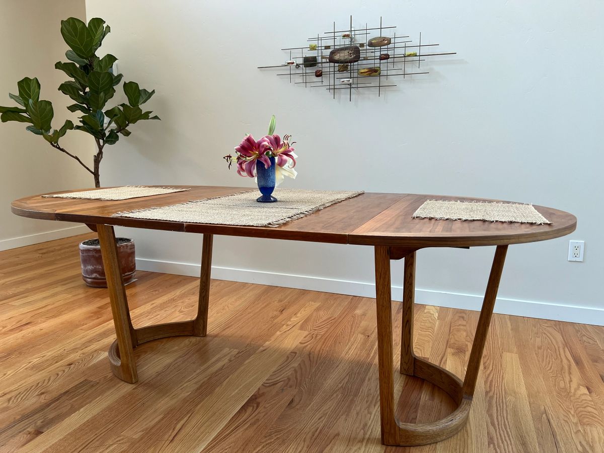 Lane rhythm dining table discount