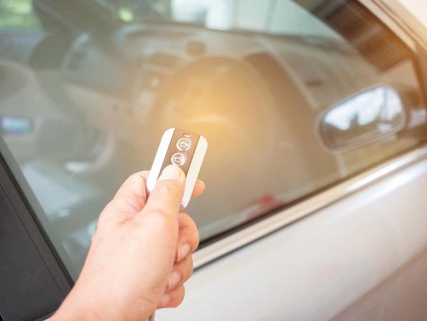 Démarreurs automobiles à distance et accessoires