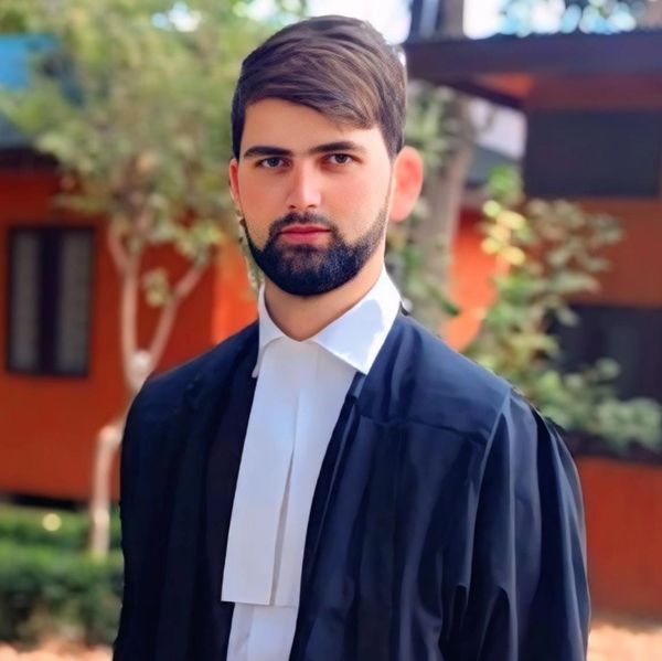 Image of Advocate Irfan Malik, Legal Mentor, Lawyer's Bugle
