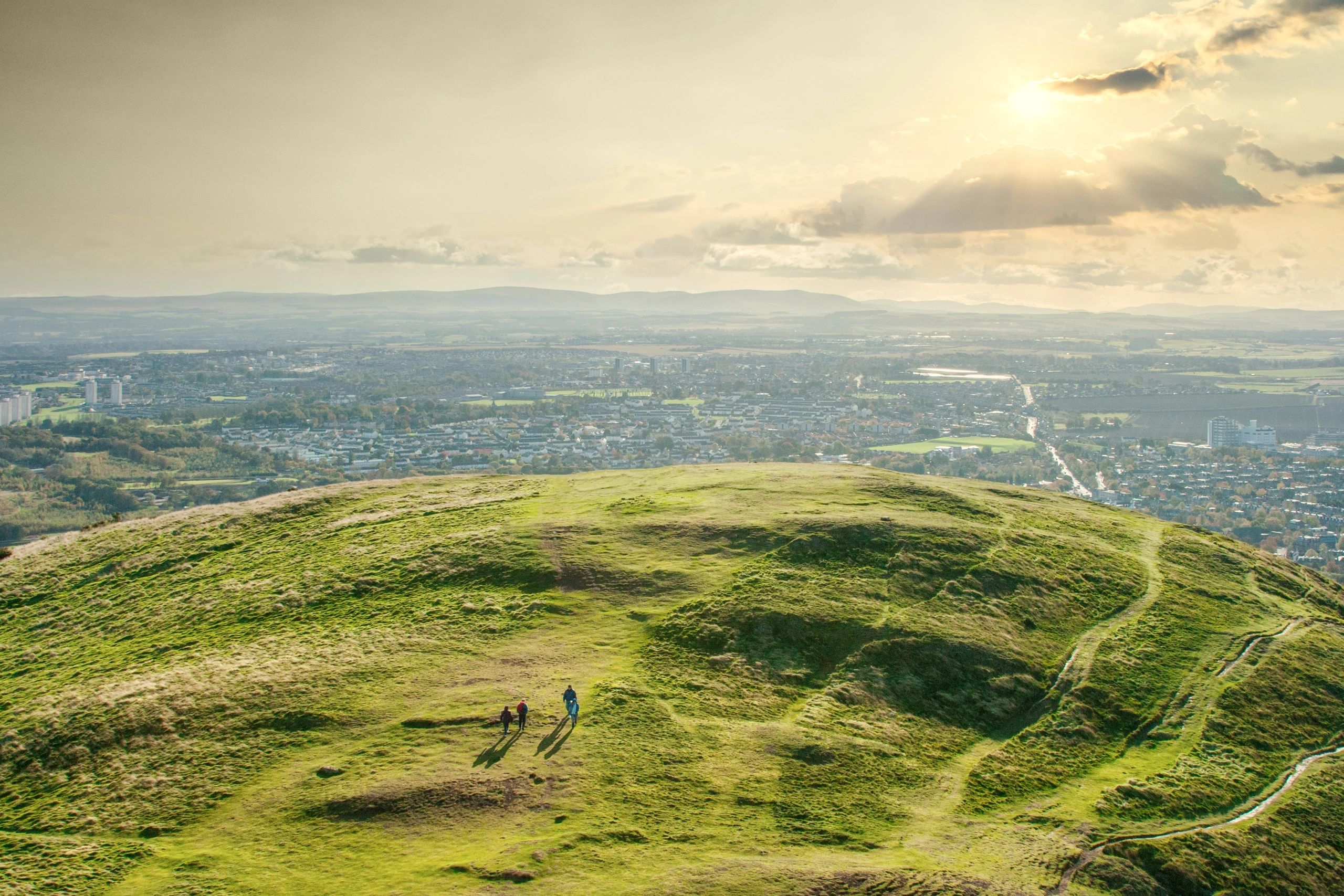 Image of the city of Edinburgh.