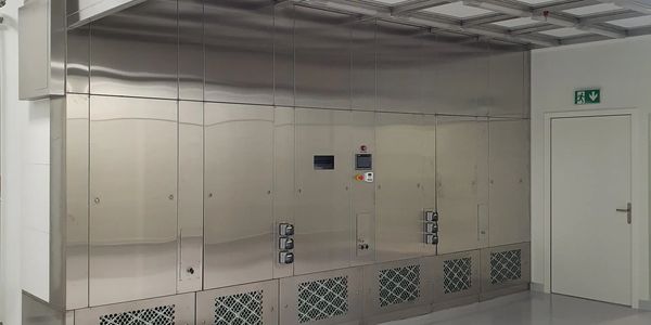 Downflow booth
