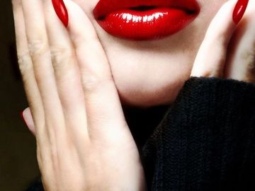 ​​​You'll love the 2 - 4 weeks of everlasting color in the signature JESSICA look and Custom Colours
