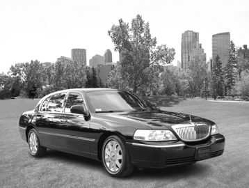 Calgary Premium Limousine Service: Lincoln Town Car