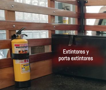 
Porta extintor y caja de herramientas
