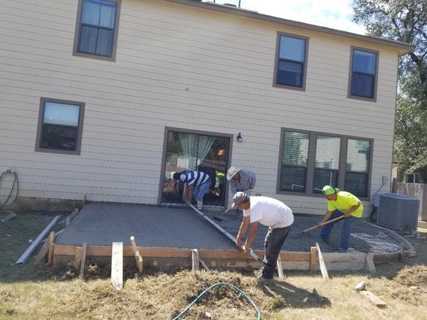 screeding concrete