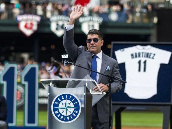 Washington Senate honors former Mariner Edgar Martinez