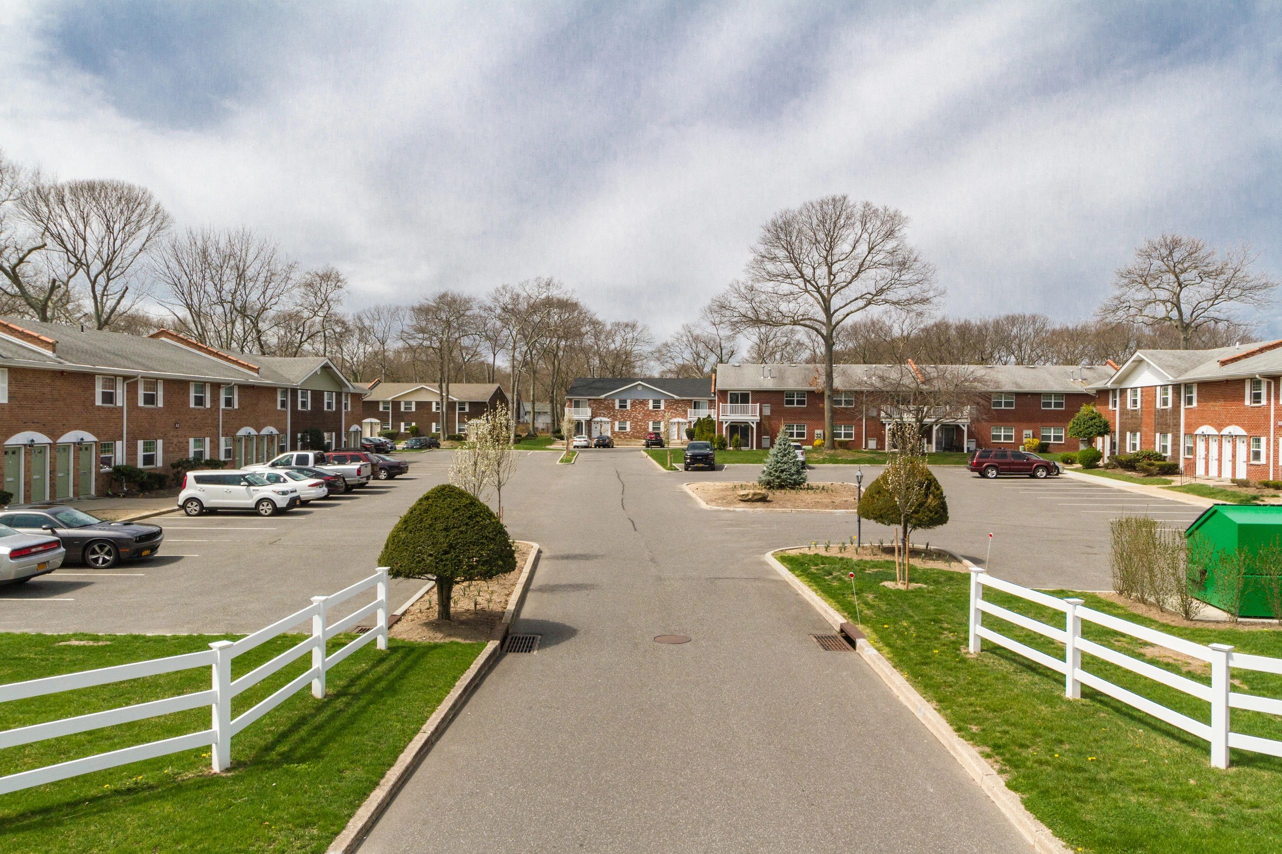 Woodhull Gardens Apartments, Holtsville