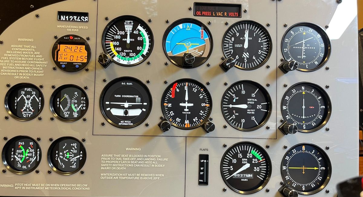 Cessna 172 instrument panel overlay w/ controls