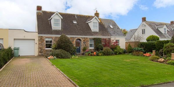 VB Property Consultants Limited - Estate Agent, Consultancy