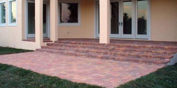 •	Patios & Walkways – Create a welcoming outdoor space with custom-designed patios and walkways.