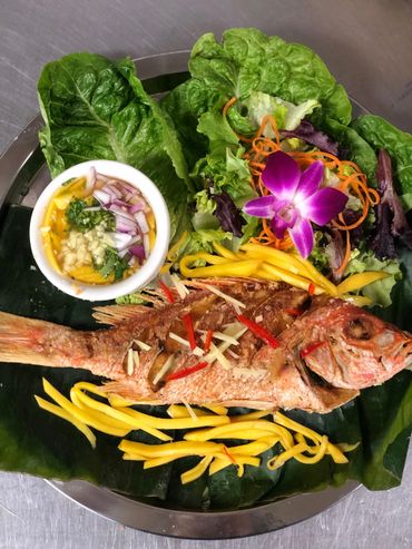 Fried red snapper with mango dressing 
