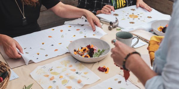 learn to use garden grown botanicals to create unique patterns and colours