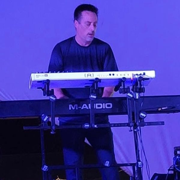 Roland Robertson (Keyboards)